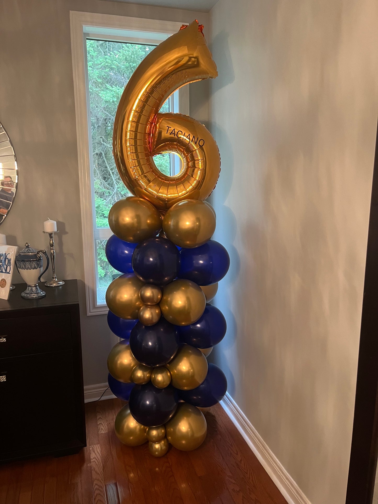 Number Balloon Column